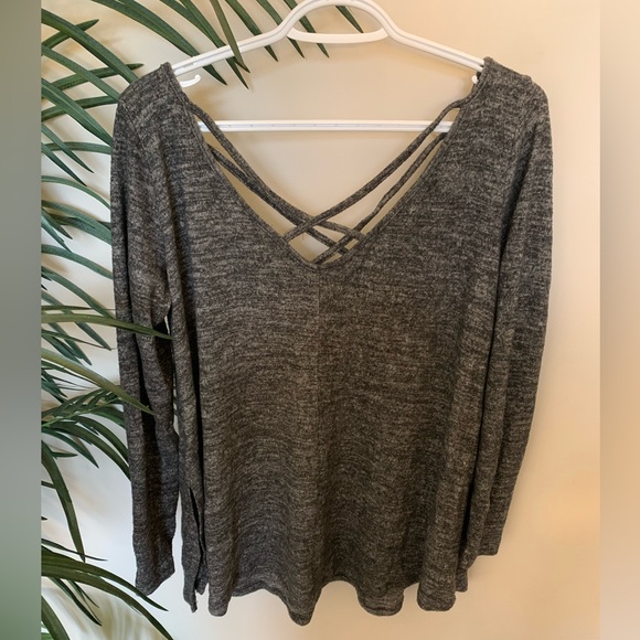 ⏰️3/$10 M/M Ardene Gray Long Sleeves Top - Picture 3 of 3